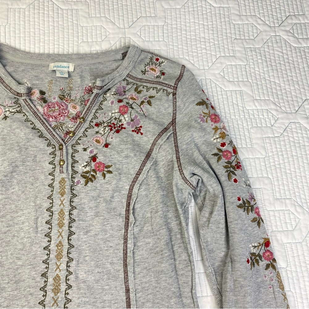 Sundance Fayette Floral Henley Womens Gray Sz L Embroidered Waffle Knit Shirt - Picture 4 of 12